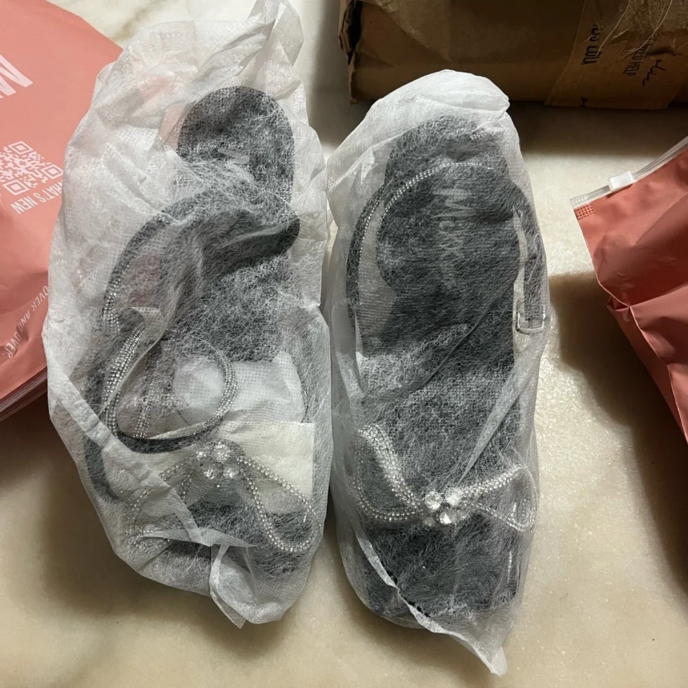 MISS LOLA Heels - Picture 4 of 7